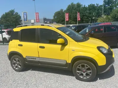 Used Fiat Panda Cross Cross 90 HP (66 kW) 2014 Yellow Hatchback