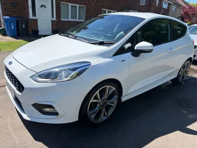 Begagnad Ford Fiesta ST-Line X 140 HK (102 kW) 2019 Vit Halvkombi