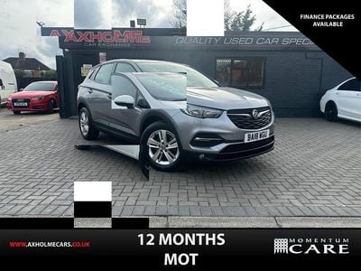 Used Vauxhall Grandland X S 120 HP (88 kW) 2018 Grey SUV