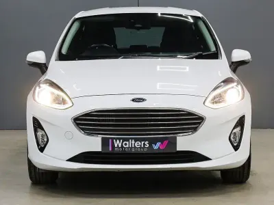 Used Ford Fiesta Zetec 101 HP (74 kW) 2018 White Hatchback