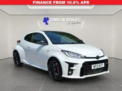 Used Toyota Yaris 257 HP (189 kW) 2021 White Hatchback
