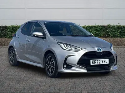 Used Toyota Yaris Design 116 HP (85 kW) 2023 Silver Hatchback