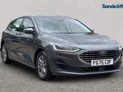 Begagnad Ford Focus Titanium 155 HK (114 kW) 2024 Magnetic (exclusive colour) Halvkombi