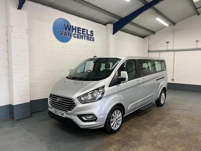 Begagnad Ford Tourneo Custom Titanium 2022 Silver Van
