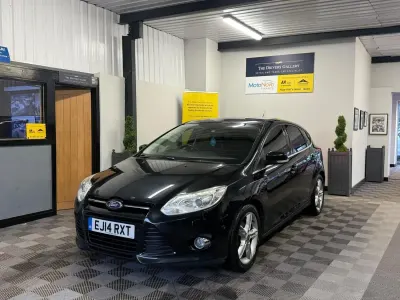 Usado Ford Focus Titanium X 115 CV (84 kW) 2014 Negro Utilitario