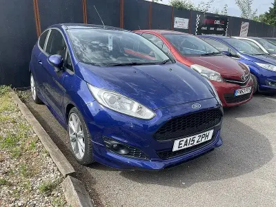 Used Ford Fiesta Zetec 125 HP (91 kW) 2015 Blue Hatchback