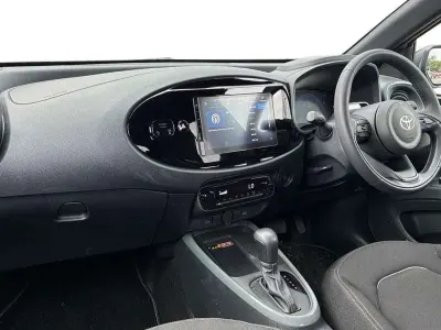 Used Toyota Aygo X Design 116 HP (85 kW) 2026 Green SUV