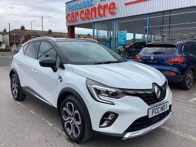 Used Renault Captur Techno 91 HP (66 kW) 2023 White/black SUV