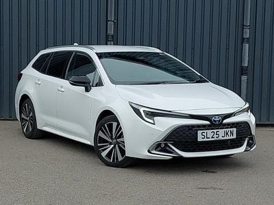 Used Toyota Corolla Design 140 HP (102 kW) 2025 White Estate