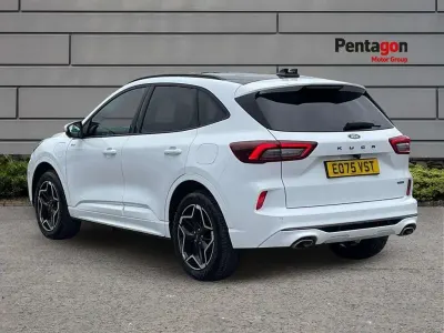 Usado Ford Kuga ST-Line X 239 HP (175 kW) 2025 Branco SUV