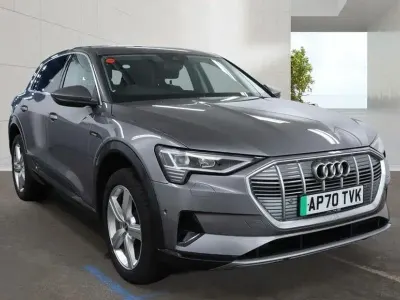 Usado Audi e-tron Advanced 230 kW (313 HP) 2021 Cinzento SUV