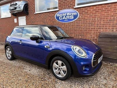 Usado Mini Cooper Classic 136 HP (100 kW) 2019 Azul Citadino