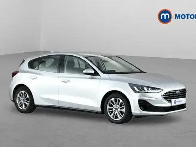Used Ford Focus Titanium 125 HP (91 kW) 2023 Silver Hatchback