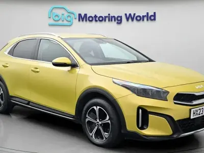 Usado Kia XCeed 141 HP (103 kW) 2023 Amarelo SUV