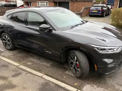 Begagnad Ford Mustang Standard Range 269 HK (197 kW) 2022 Grå Halvkombi
