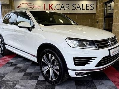 White Used 2016 VW Touareg R-line SUV | £15,495 (A bit pricey)