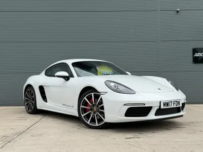 Used Porsche 718 Cayman 350 HP (257 kW) 2017 White Coupe