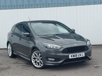 Used Ford Focus ST-Line 140 HP (102 kW) 2018 Grey Hatchback