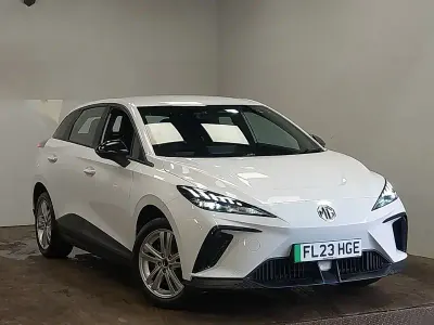 Used MG MG4 EV SE 125 kW (170 HP) 2023 White Hatchback