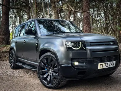 Używany Land Rover Defender HSE Dynamic 2022 Szary SUV