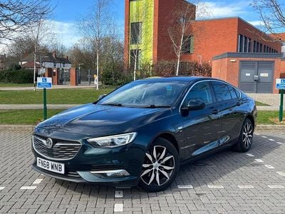 Used Vauxhall Insignia SRi 170 HP (125 kW) 2018 Green Hatchback