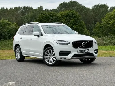 Used Volvo XC90 Momentum 235 HP (172 kW) 2019 White SUV