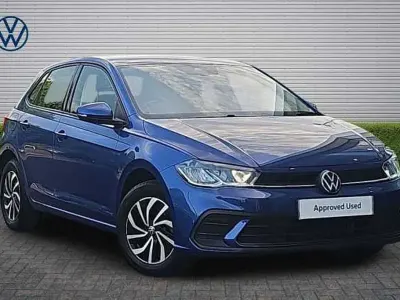 Used VW Polo Life 80 HP (58 kW) 2024 Reef blue Hatchback
