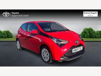Used Toyota Aygo X-play 72 HP (52 kW) 2019 Red Hatchback