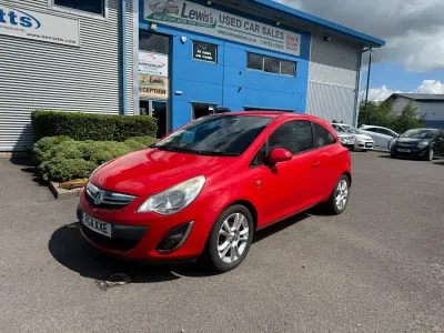 Używany Vauxhall Corsa Excite 100 KM (73 kW) 2011 Czerwony Hatchback