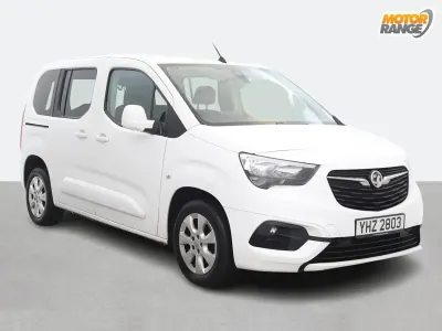 Second-hand Vauxhall Combo 100 CP (73 kW) 2021 Alb Monovolum