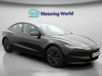 Używany Tesla Model 3 RWD 235 kW (320 KM) 2024 Czarny Sedan/Limuzyna