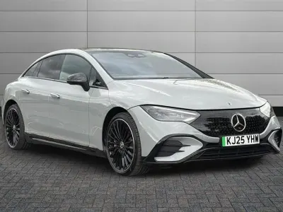 Usado Mercedes EQE350 AMG line 214 kW (292 HP) 2025 Cinzento Sedan