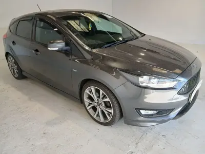 Gebraucht Ford Focus ST-Line 125 PS (91 kW) 2017 Grau Kleinwagen