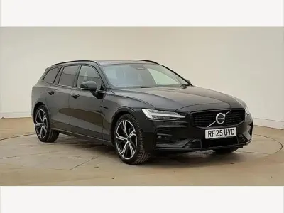 Begagnad Volvo V60 Plus 194 HK (142 kW) 2025 Svart Kombi