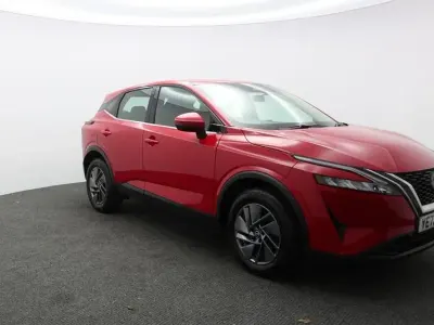 Używany Nissan Qashqai Acenta Premium 2022 Czerwony SUV