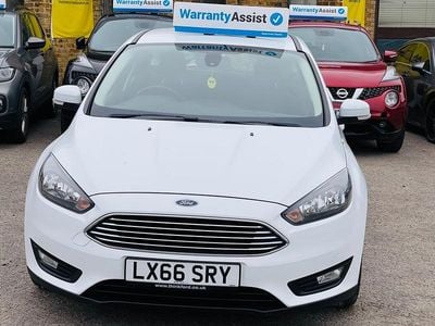 Used Ford Focus Zetec 125 HP (91 kW) 2016 White Hatchback