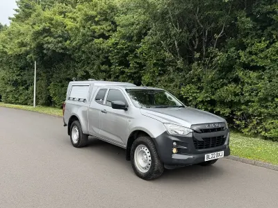 Used Isuzu D-Max 163 HP (119 kW) 2022 Silver Pickup
