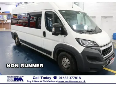 Käytetty Peugeot Boxer 130 HP (95 kW) 2015 Valkoinen Van
