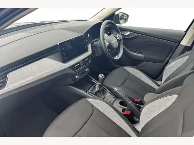 Usado Skoda Kamiq SE 95 HP (69 kW) 2025 Cinzento SUV