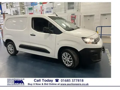 Used Citroën Berlingo 100 HP (73 kW) 2022 White MPV
