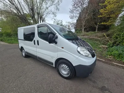 Usado Vauxhall Vivaro 115 HP (84 kW) 2013 Branco Monovolume