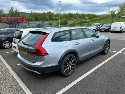 Usado Volvo V90 CC 2017 Plateado Familiar