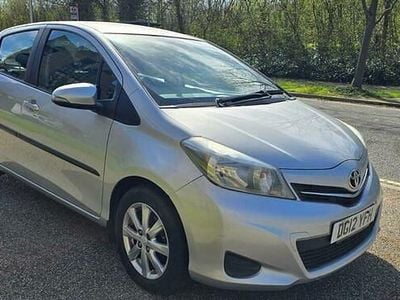 Used Toyota Yaris Multidrive S 101 HP (74 kW) 2012 Silver Hatchback