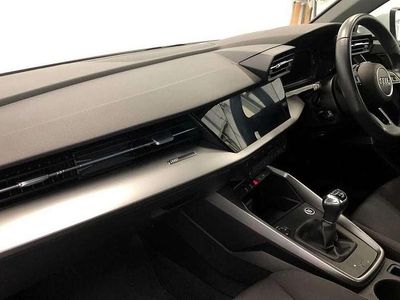Usado Audi A3 108 HP (79 kW) 2022 Branco Sedan