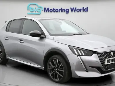 Używany Peugeot 208 Premium 131 KM (96 kW) 2022 Szary Hatchback