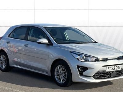 Used Kia Rio 101 HP (74 kW) 2022 Silver Hatchback