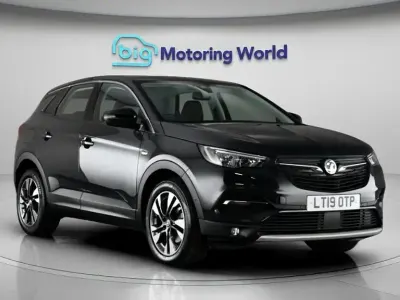 Used Vauxhall Grandland X Sport 130 HP (95 kW) 2019 Grey SUV