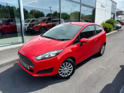 Used Ford Fiesta Style 82 HP (60 kW) 2014 Red Hatchback