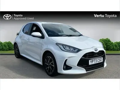 Used Toyota Yaris Design 116 HP (85 kW) 2023 White Hatchback
