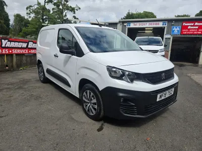 Used Peugeot Partner 2019 White MPV